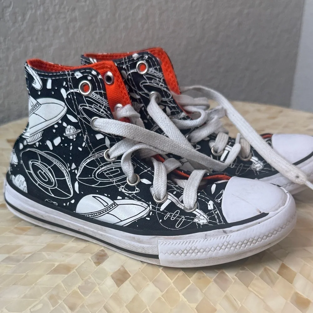 Converse Black and White High-Top Sneakers with Space Design kids size 1